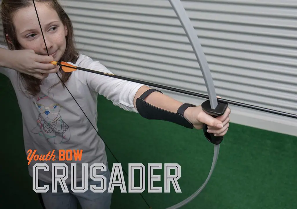 Bear Archery Crusader Bow for Youth, Recommended Ages 9-12, Ambidextrous, Continuous Draw Weight Up to 20 lb., Continuous Draw Length Up to 28-inches