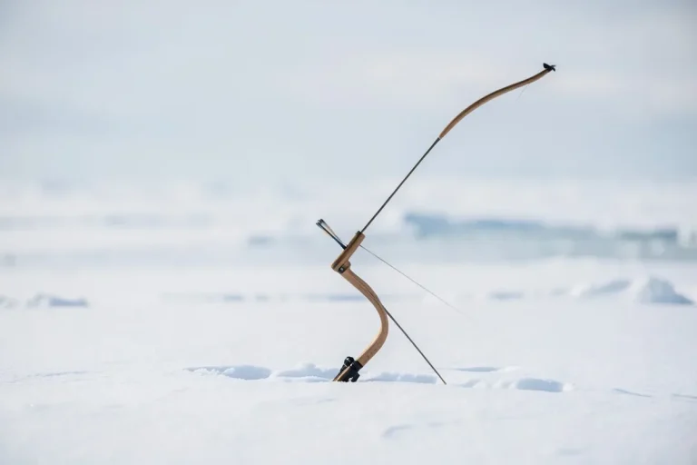 Do Eskimos Hunt With Bow And Arrow