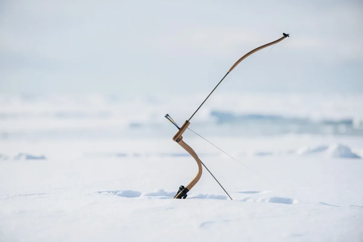 Do Eskimos Hunt With Bow And Arrow