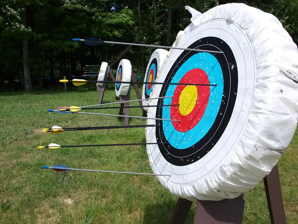 Indoor vs outdoor archery competitions: what changes first