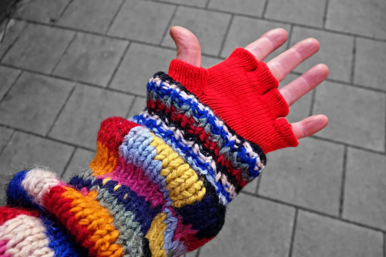 Bracer vs arm sleeve: the short answer